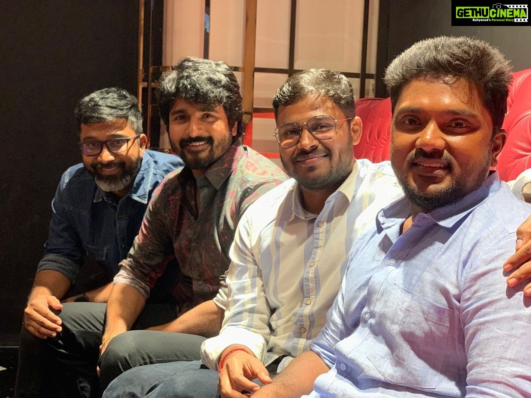 Bala Saravanan - 11.5K Likes - #CollegeDON Promotion
@SIVAKARTHIKEYAN @DIR_CIBI @PRIYANKAAMOHANOFFICIAL @KALAI_ARASU_P @NAVNETH85 @SIVAANGI.KRISH @RJVIJAYOFFICIAL @BHASKARAN_DOP @NAGOORANRAMACHANDRAN @SKPRODOFFL @LYCA_PRODUCTIONS @REDGIANTMOVIES_
