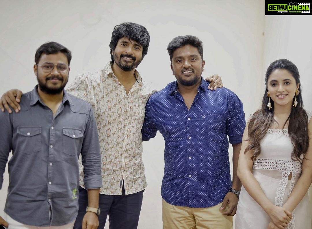Bala Saravanan - 16.6K Likes - #Don @sivakarthikeyan
@dir_cibi
@priyankaamohanofficial
@sivaangi.krish @rjvijayofficial @kalai_arasu_p @navneth85 @skprodoffl @lyca_productions @redgiantmovies_
Photo clicked by @arunprasath_photography bro🤗🤗🤗😍😍😍