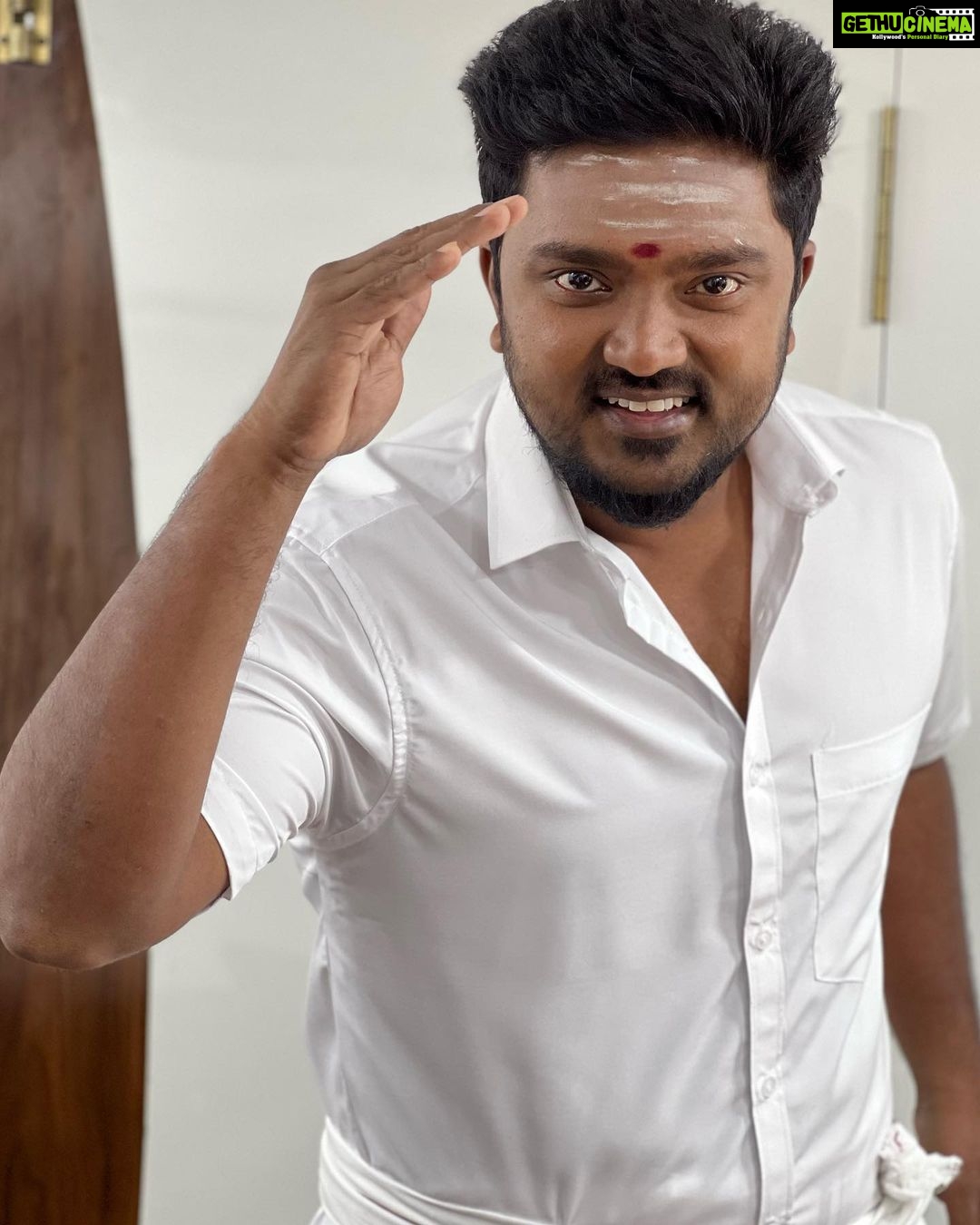 Bala Saravanan Instagram - அனைவருக்கும் இனிய தமிழ் புத்தாண்டு நல்வாழ்த்துக்கள்… மகிழவைப்போம்…மகிழ்வோம்… Jollya oru photoshoot😎😎😎