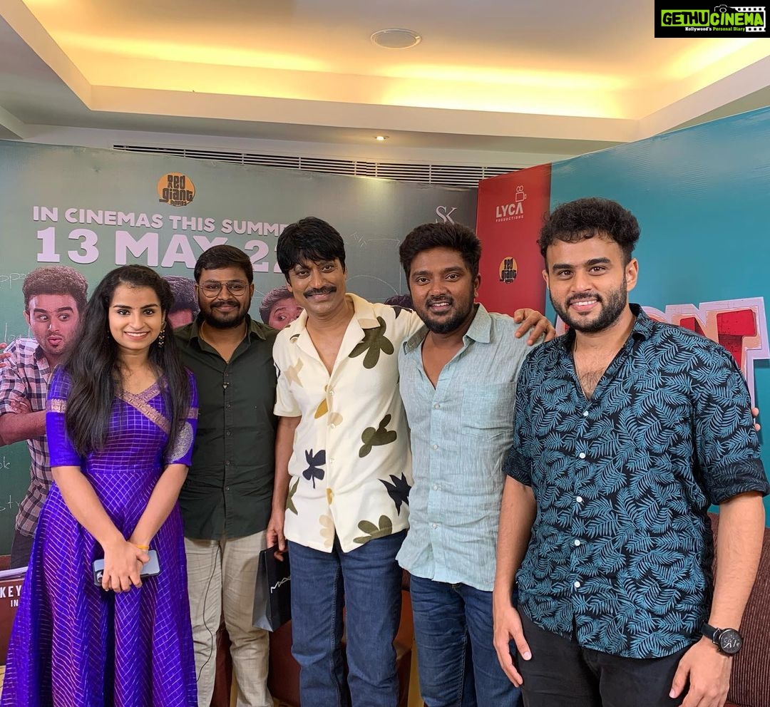 Bala Saravanan - 16K Likes - #Don From May 13…😍😍😍
@sivakarthikeyan @dir_cibi @iam_sjsuryah @priyankaamohanofficial @sivaangi.krish @rjvijayofficial @kalai_arasu_p @navneth85 @skprodoffl @lyca_productions @redgiantmovies_
