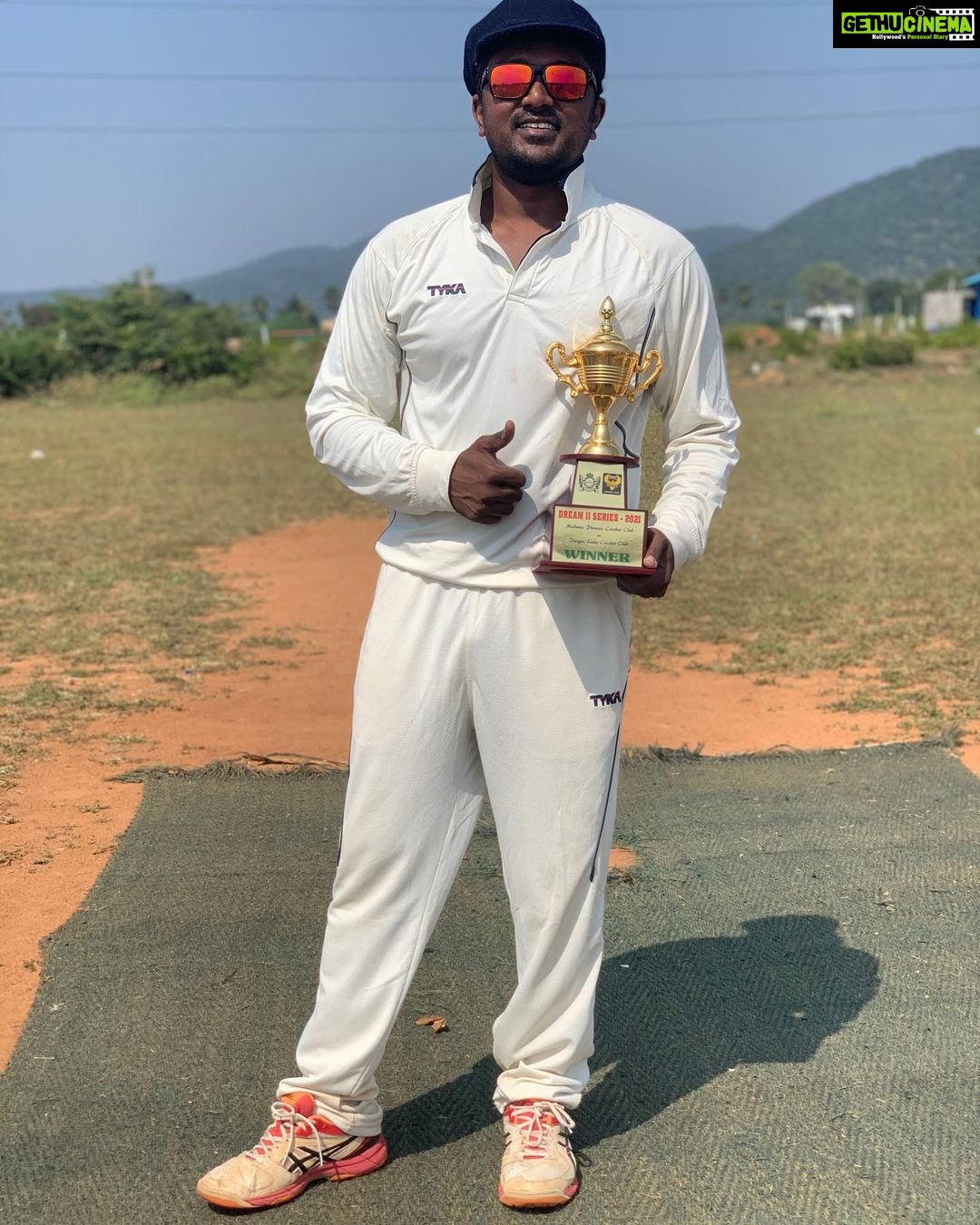 Bala Saravanan - 15.7K Likes - After six months am
playing my cricket……Appaku naa cricket
vilayaanda romba pidikum…..Madurai la veetla tv
paathutu irundha…enna kannu cricket vilayada
polaya nu kaeparu……naa 3rd padikumbothu ena
muthal muthala ground ku (thenur vaigai river)
kootitu poei enaku apaye MRF bat vaangi
kuduthu first first enaku bowling poetavarey
avaruthaan.….ipo naa vachrukaney bat athuvum
avaru enaku gift pannathuthaan.…Enga appa
epavum MASSS Avaru en nanban.En
thalaivan…Love yu NAINA
Apram inaiku tournament finals jeyichachu..
thank u captain directa final aada 11s la
eduthathuku.
pics clicked by @karthi_uco
@muhammad rafique04 @madurairyaz