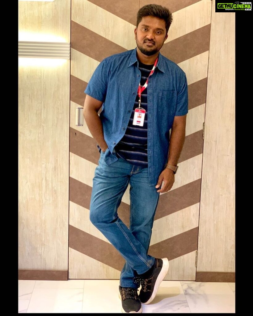 Bala Saravanan Instagram - #Thunivu That Best Employee….with 1000 rs increment… Thank u #Hvinoth bro #Ajith sir
