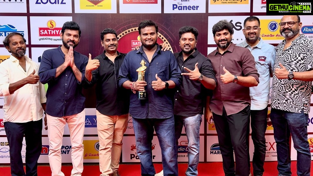 Bala Saravanan Instagram - Thank you so much @anandavikatan for the #BESTWEBSERIES2022 Vikatan Award for our #VILANGU Vilangai ithanai peria vetrihalai adaya vaitha makkalukum media nanbarhal anaivarukum Manamaarndha nandrihal pala ๐๐พ๐๐พ๐๐พ๐๐พ๐๐พ Maaberum magizhchiiii Nandri iraivaโค๏ธโค๏ธโค๏ธ
