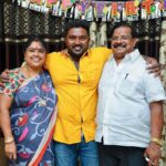 Bala Saravanan Instagram - Many More Happy Returns of the Day MY DON என் நம்பிக்கைக்கு என் நாயகனுக்கு என் தலைவனுக்கு என் தந்தைக்கு இனிய பிறந்தநாள் வாழ்த்துக்கள்… என்றும் உங்கள் மார் மீதும் உங்கள் மடி மீதும் உங்கள் விரல் பிடித்துக்கொண்டும் நான் -ரெங்கநாதன் பாலசரவணன் 🙏🏾🙏🏾🙏🏾🙏🏾❤️❤️❤️❤️🤗🤗🤗🤗🤗