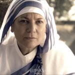 Banita Sandhu Instagram - Mother Teresa 🙏🏽 An embodiment of love, compassion & hope whose footprints still continue to inspire people across generations & ages. Watch how her story continues to inspire others to believe in themselves despite all odds in one's life 🫶🏽 Watch #MotherTeresa&Me in Cinemas from 5th May ✨ @jacqueline_fritschi_cornaz @deepti.naval @iamheerkaur @KamalMusaleFilmmaker @nupskaj @zariyafoundation_org @currywesternmovies @motherteresaandme @cinepolisindia #PenMarudhar