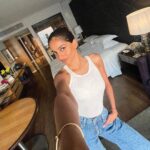 Banita Sandhu Instagram - i live between hotels and set now Taj Lands End, Mumbai
