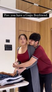 Bhavin Bhanushali Instagram - Jab Gujju ho sath toh darne ki kya baat ? ❤️ @janvi_223 
#gujju #gujrati #comedy #couples