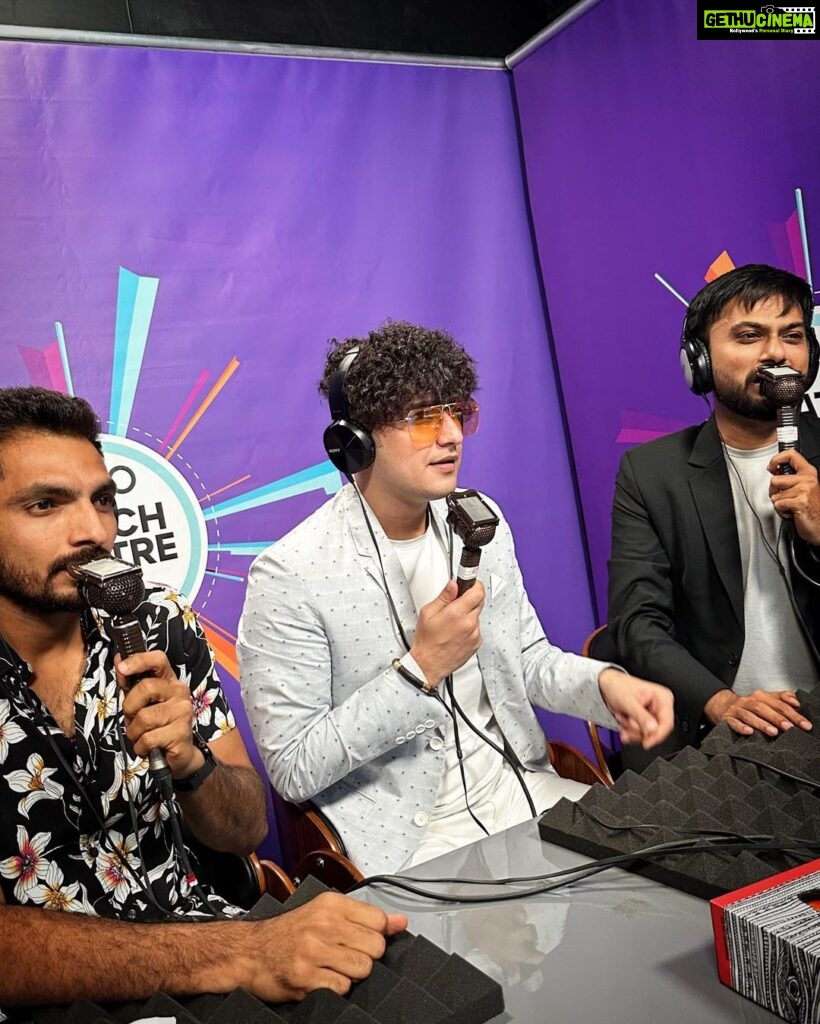 Bhavin Bhanushali Instagram - What an experience it was to do the Commentary for IPL- Gujarat Titans vs Rajasthan Royals in Gujrati ❤ with my brother @rjkaran7 and a very kind @bhargav1305 . Thank you @officialjiocinema for this opportunity ❤ Baaki… yesterday i was proven to be lucky for @gujarat_titans ❤