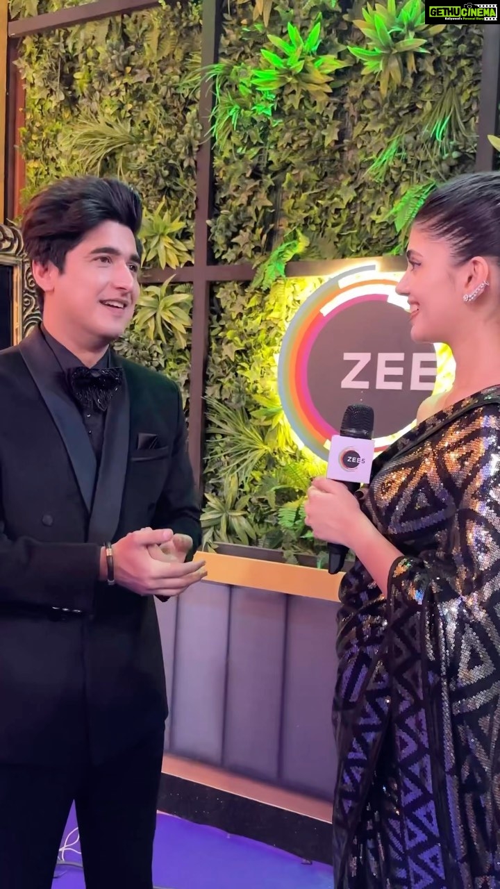 Bhavin Bhanushali Instagram - Hosting the Red Carpet for @zeecineawards was a beautiful experience ❤️ Outfit by: @mastersdesignerstudiosurat Hair and make up: @virtiimehta @_lizuuuu_ Special thanks: @purple.star.entertainment Team: @sidd_parmar2001 @sumeet_.singh #awards #zeecineawards #host #redcarpet
