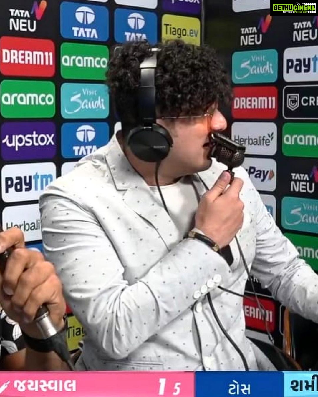 Bhavin Bhanushali Instagram - What an experience it was to do the Commentary for IPL- Gujarat Titans vs Rajasthan Royals in Gujrati ❤️ with my brother @rjkaran7 and a very kind @bhargav1305 . Thank you @officialjiocinema for this opportunity ❤️ Baaki… yesterday i was proven to be lucky for @gujarat_titans ❤️