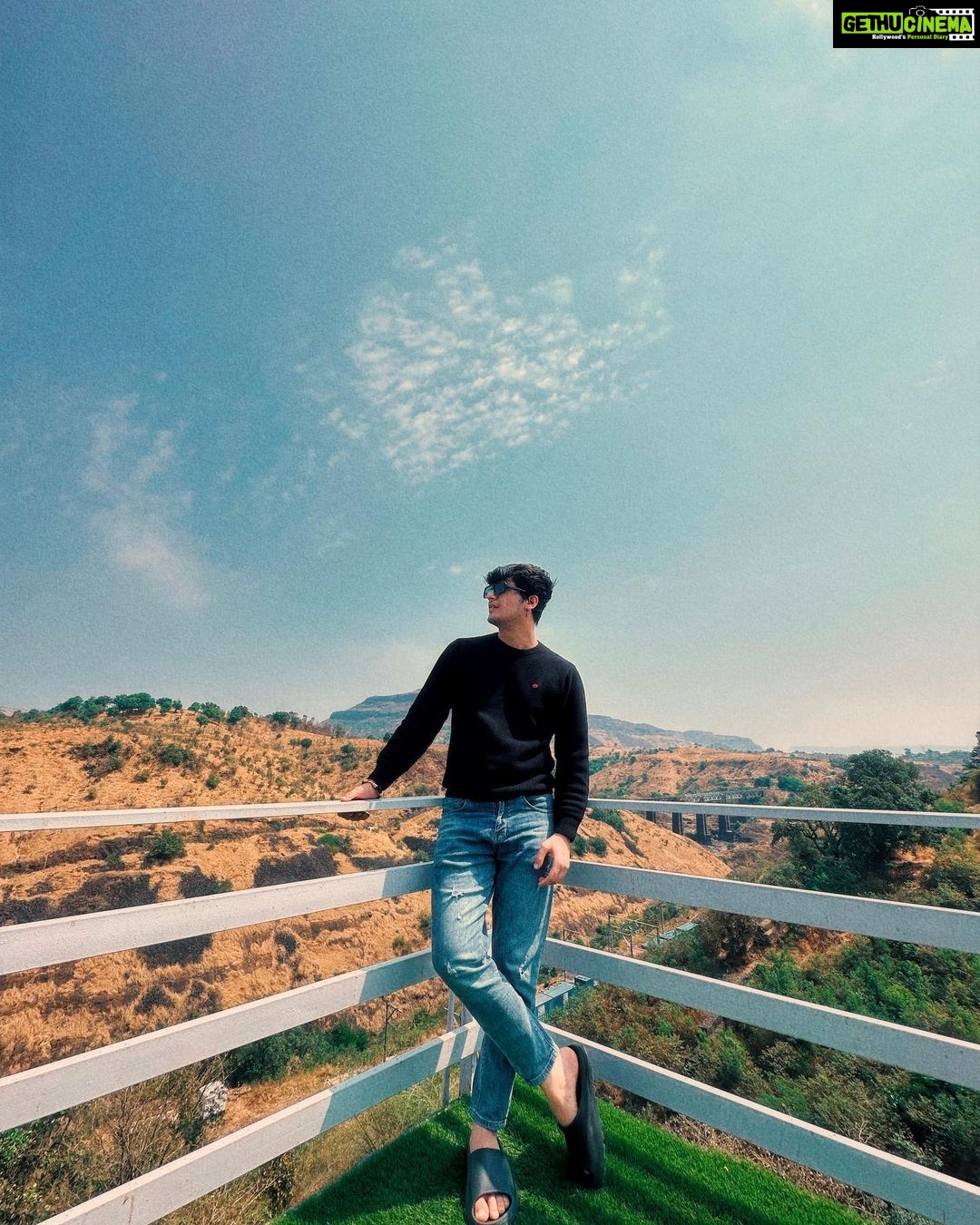 Bhavin Bhanushali Instagram - Is it only me who can see a Heart shaped cloud ? 👀❤️