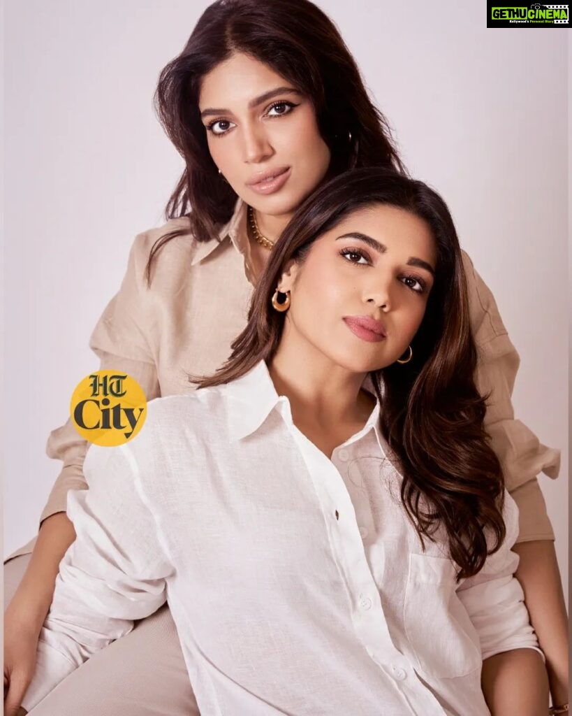 Bhumi Pednekar Instagram - #SiblingsDay: In an exclusive chat with us, Pednekar sisters @bhumipednekar and @samikshapednekar talk about how they celebrate each other everyday. "Very often, we get asked if we are twins. We have even fooled people. At times, when asked, we say yes we are," quips Bhumi, while Samiksha chimes in, "We look similar of course, plus our vibe is very similar. So when people call us twins, we understand why." Interview by @sugandharawal @hindustantimes #bhumipednekar #samikshapednekar #siblinggoals #happysiblingsday #bollywoodcelebs #bollywoodsiblings #sisters #instagramalgorithm #HTcityshowbiz #HTCity