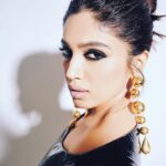 Bhumi Pednekar Instagram - Tonight for #PinkVillaStyleIcons 🖤 @pinkvilla Outfit: @bloni.atelier Jewellery:@simranchhabrajewels @e3kjewelry @ishhaara @ascend.rohank Styling: @kshitijkankaria and @karishma.diwan Makeup: @sonicsmakeup Hair: @marcepedrozo Photographer: @pixel.exposures Managed by: @khandelwal_neha