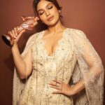 Bhumi Pednekar Instagram - Do Good, Look Good ! Thank you @realbollywoodhungama for this honour. #MostStylishSocialWarrior #ClimateWarrior