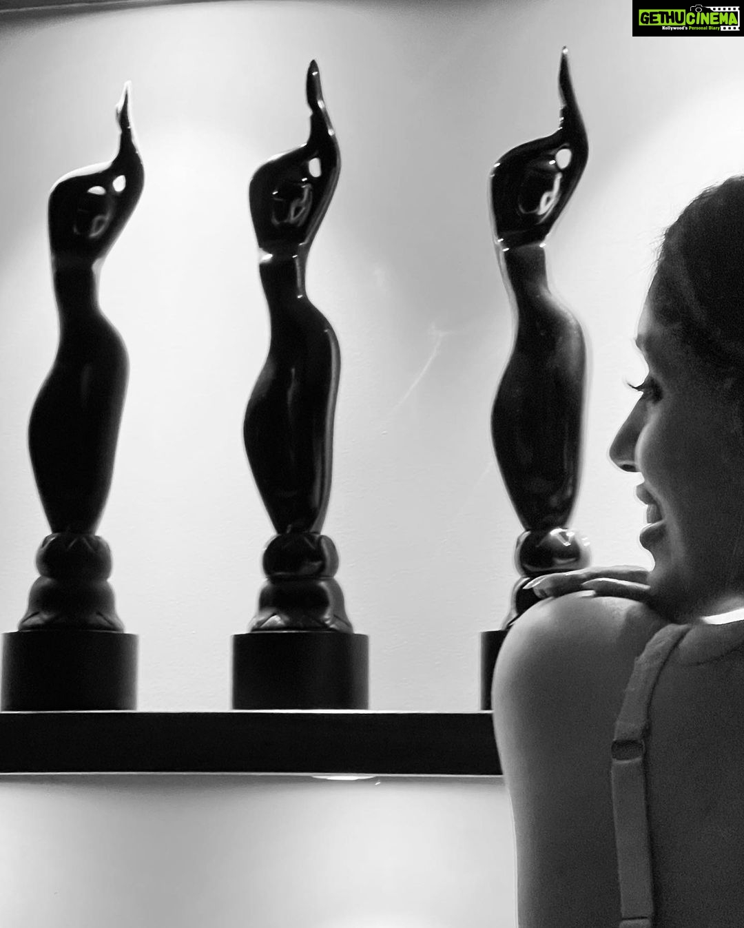Bhumi Pednekar Instagram - My third one :) #BadhaaiDo will be etched in my heart forever ❤️🌈 #FilmfareAwards2023 Thank you god, my family, friends, all my film makers and my audience. 6 wins last night on a popular platform, shows things are changing and for the better. There couldn’t have been a better time than now to celebrate Badhaai Do. We stand tall with our Queer friends with the hope that our film contributed into making this world a fair and equal place for all. Jo bhi ho, Love is love ❤️ My dearest @rajkummar_rao, congratulations on your big win. You are one of the finest of our generation. You’ve inspired me in so many ways. Upwards and onwards my friend. #HarshwardhanKulkarni our Harry. Your kindness, empathy, craft and love for cinema reflects in every part of Badhaai Do. Love you Harry. Thank you guiding me through this experience. Congratulations Harry! Our super writers @sumadhikary and #AkshatGhildial. Hamare do anmol ratan. Thank you for writing Sumi and Shardul the way you both did. You both are the soul of our film. Congratulations of your multiple wins. @sheeba.chadha you are so special and definitely my lucky charm. We started with Dum laga ke haisha and now Badhaai Do. Sheeba you are ❤️ My @jungleepictures team. Thank you @amritapndy for making this film, standing rock solid with it. #VineetJain sir your trust in us has been our biggest support. @ameetdhanwani #Mamta #Anoop and team Junglee ❤️ I want end this love note by acknowledging my co actors @chum_darang and @gulshandevaiah78 . You both complete Badhaai Do. Rimjhim, Sumi is only complete with you. Thank you for giving such an awe worthy performance you both. The entire cast and crew 🫡 @seemabhargavapahwa @rohitrchaturvedi @anishjohn83 @swapsagram #keertisir All the Ad’s everyone associated this one is yours. Thank you @filmfare for the best and most memorable night ever ❤️