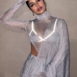 Bhumi Pednekar Instagram - Sustainable And Fashionable 😉 #ellesustainabilityawards2023 @elleindia My custom mesh sari from @bloni.atelier is made from recycled metal and can be melted and regenerated further. The future and present of fashion is changing towards greener practices, as that’s the need of the hour. 💎: @amrapalijewels Styled by: @chandiniw Hair: @hairstylist_madhav2.0 Make up: @sonicsmakeup Assistant: @amehra167 Photographer: @chandrahas_prabhu Managed by: @khandelwal_neha