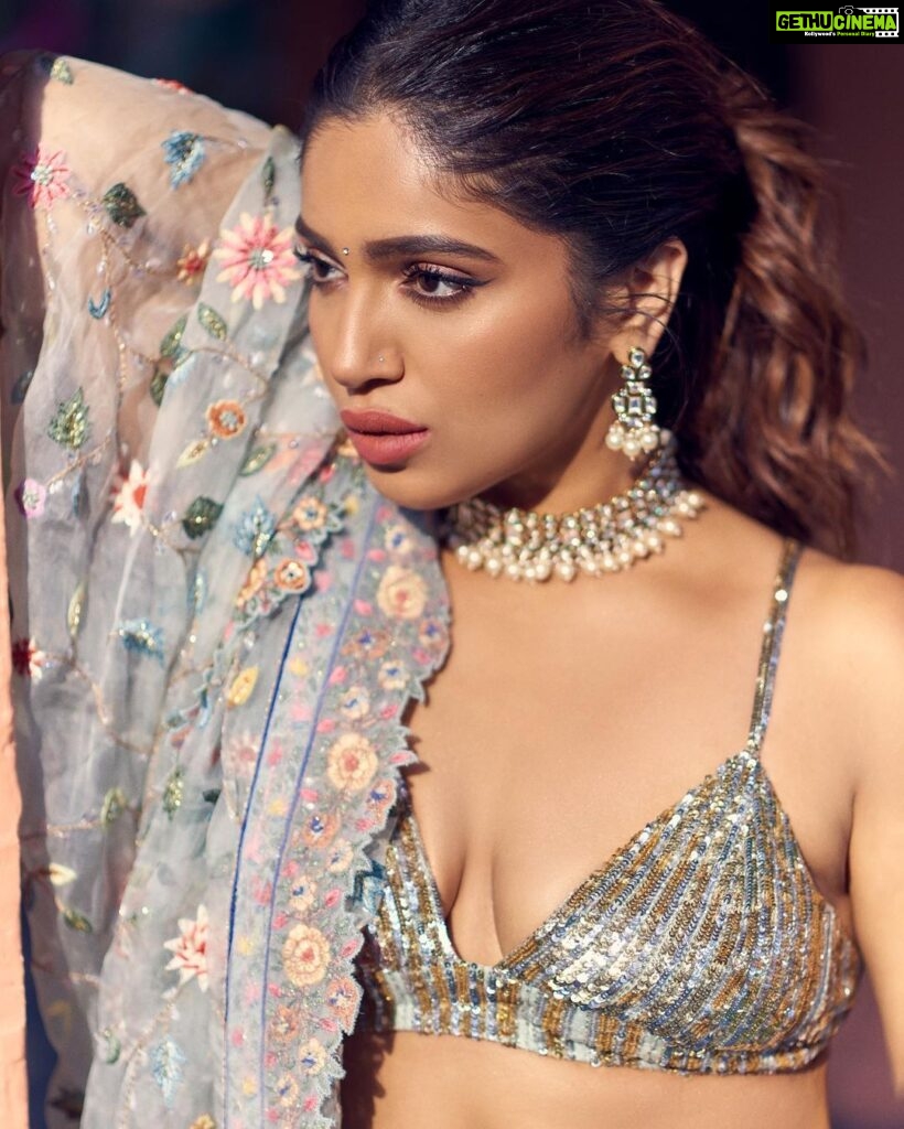 Bhumi Pednekar Instagram - Serial Bridesmaid 🥇 . . Wearing @rahulmishra_7 Jewellery @curiocottagejewelry Styled @pranita.abhi Hair @hairstories_byseema Clicked @lisadsouza