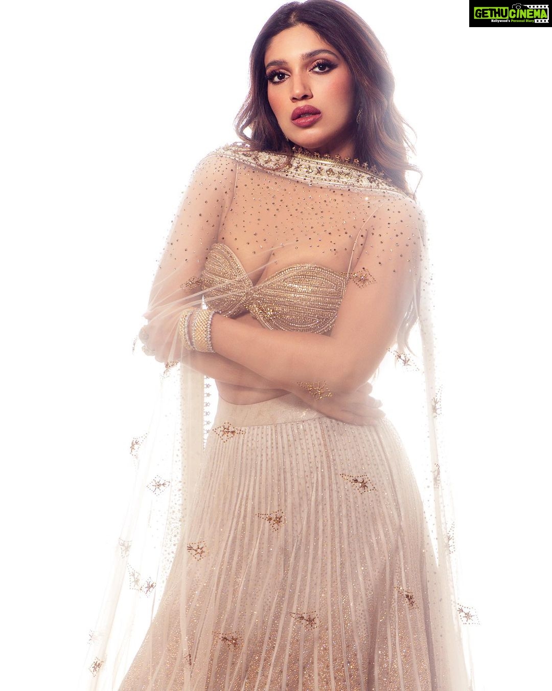 Bhumi Pednekar Instagram - Golden Dream @shantanunikhil Styled @manishamelwani ❤️ #OutTakes