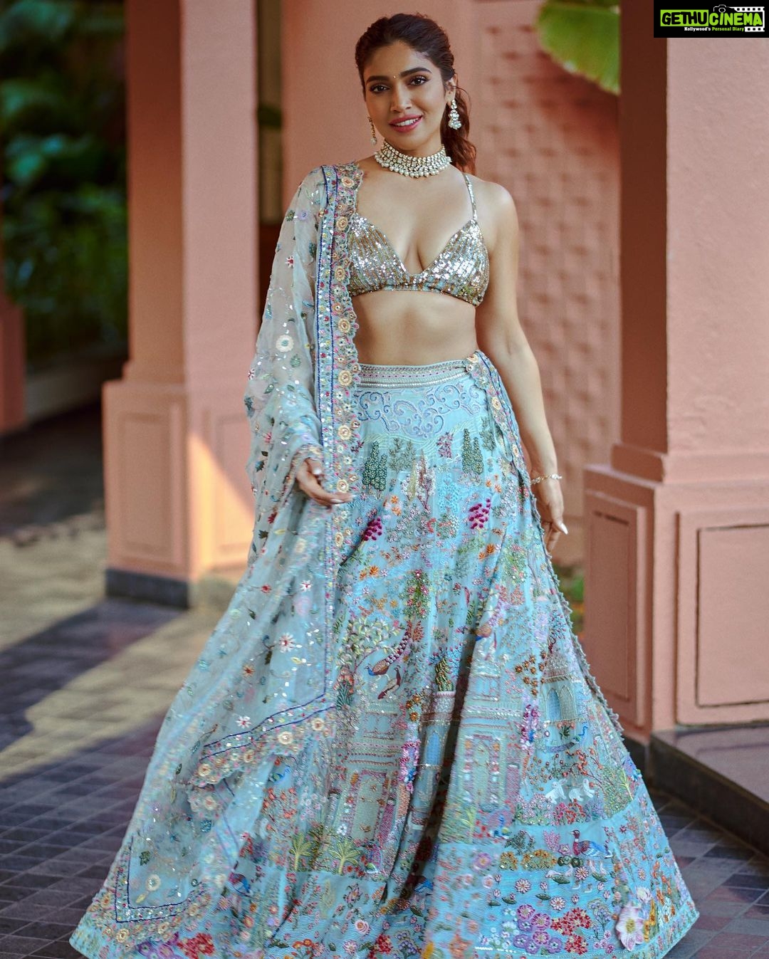 Bhumi Pednekar Instagram - Serial Bridesmaid 🥇 . . Wearing @rahulmishra_7 Jewellery @curiocottagejewelry Styled @pranita.abhi Hair @hairstories_byseema Clicked @lisadsouza