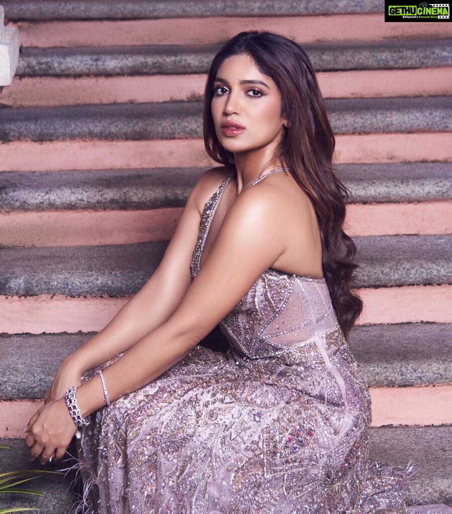 Bhumi Pednekar Instagram - Been a little extra lately, and I love it 👑 . . . Wearing @dollyjstudio Styled by @pranita.abhi Hair @hairstories_byseema Makeup - Me :) Clicked by @lisadsouza