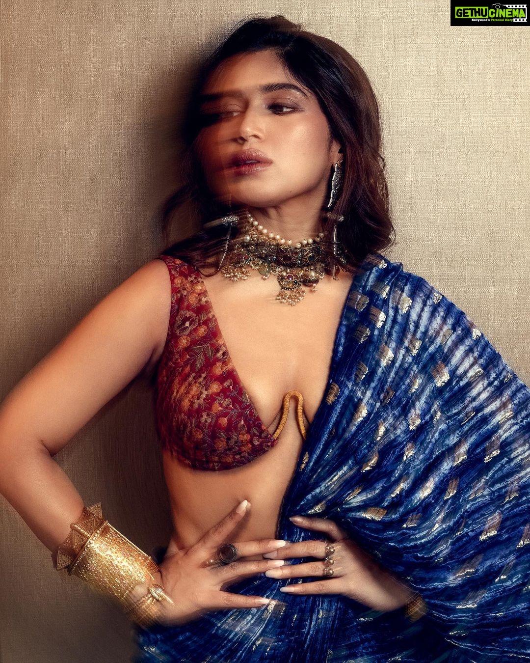 Bhumi Pednekar Instagram - For my best friends wedding 🧿 . . . Outfit - @qbikofficial Earings - @apalabysumitofficial Necklace - @bespokevintagejewels_shwet Bangles and rings - @motifsbysurabhididwania @apalabysumitofficial Styled by - @manishamelwani Big love to @rheakapoor Makeup - @charmithakral Hair @hairbysachinkhiwal Style team - @iambidipto_ and @shivikapaliwal Photographed by - @khushboo_sahrawat_photography