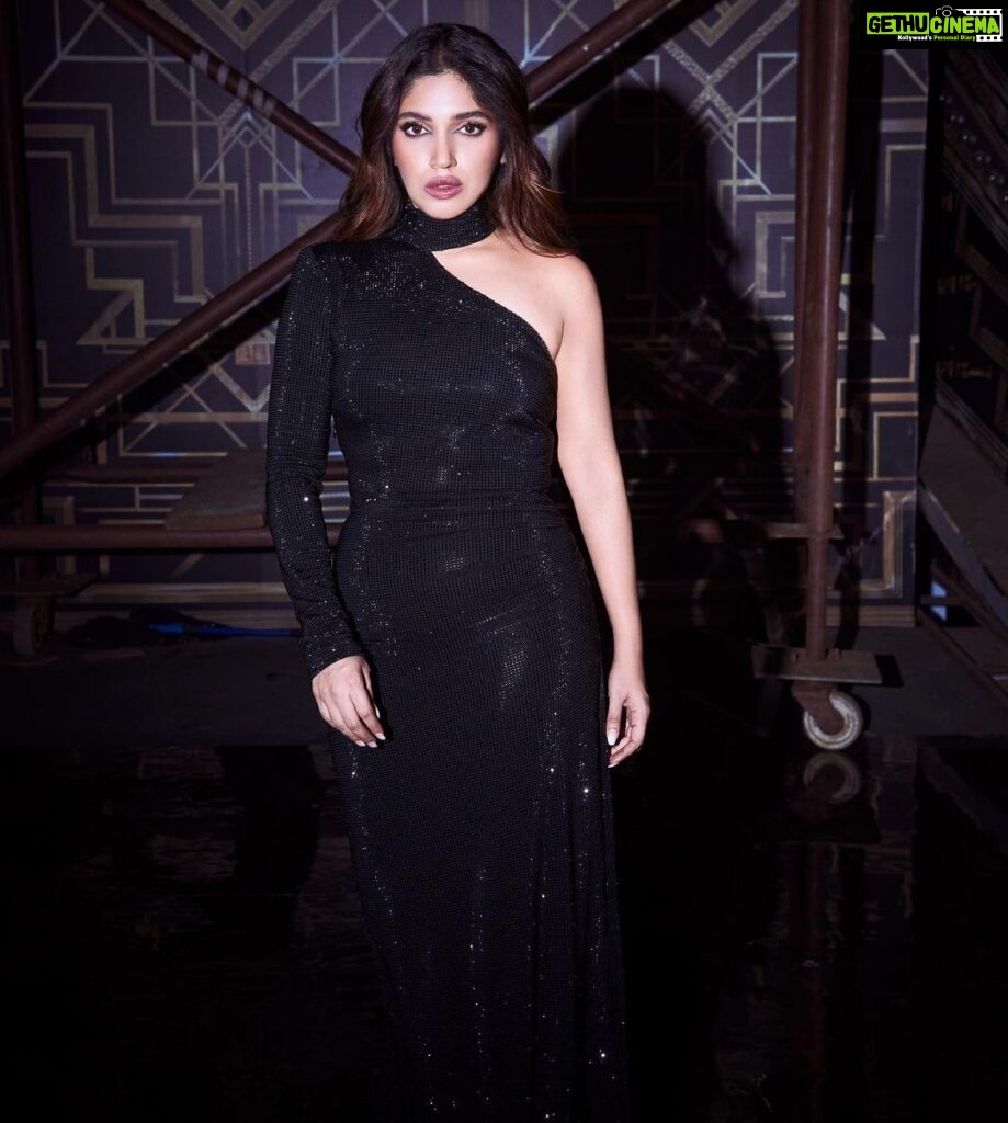 Bhumi Pednekar Instagram - One hair flip at a time 🖤 . . . Outfit- @irena_soprano @sol_angelann Shoes @sophiawebster Styled by - @mohitrai with @shubhi.kumar @teammrstyles Makeup by @sonicsmakeup Hair by @hairstories_byseema Clicked by @lisadsouza