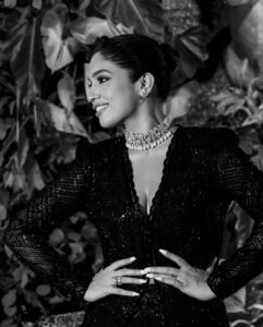 Bhumi Pednekar Instagram - Loves all things 🖤 . . . Wearing @ritikamirchandani Styled @mohitrai along with @shubhi.kumar @teammrstyles Jewellery @curiocottagejewelry Thank you @karansidhuphotography ❤️