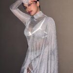 Bhumi Pednekar Instagram - Sustainable And Fashionable 😉 #ellesustainabilityawards2023 @elleindia My custom mesh sari from @bloni.atelier is made from recycled metal and can be melted and regenerated further. The future and present of fashion is changing towards greener practices, as that’s the need of the hour. 💎: @amrapalijewels Styled by: @chandiniw Hair: @hairstylist_madhav2.0 Make up: @sonicsmakeup Assistant: @amehra167 Photographer: @chandrahas_prabhu Managed by: @khandelwal_neha