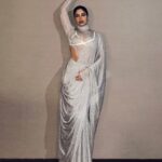 Bhumi Pednekar Instagram – Sustainable And Fashionable π
#ellesustainabilityawards2023
@elleindia
My custom mesh sari from @bloni.atelier is made from recycled metal and can be melted and regenerated further.
The future and present of fashion is changing towards greener practices, as thatβs the need of the hour.
π: @amrapalijewels
Styled by: @chandiniw
Hair: @hairstylist_madhav2.0
Make up: @sonicsmakeup
Assistant: @amehra167
Photographer: @chandrahas_prabhu
Managed by: @khandelwal_neha