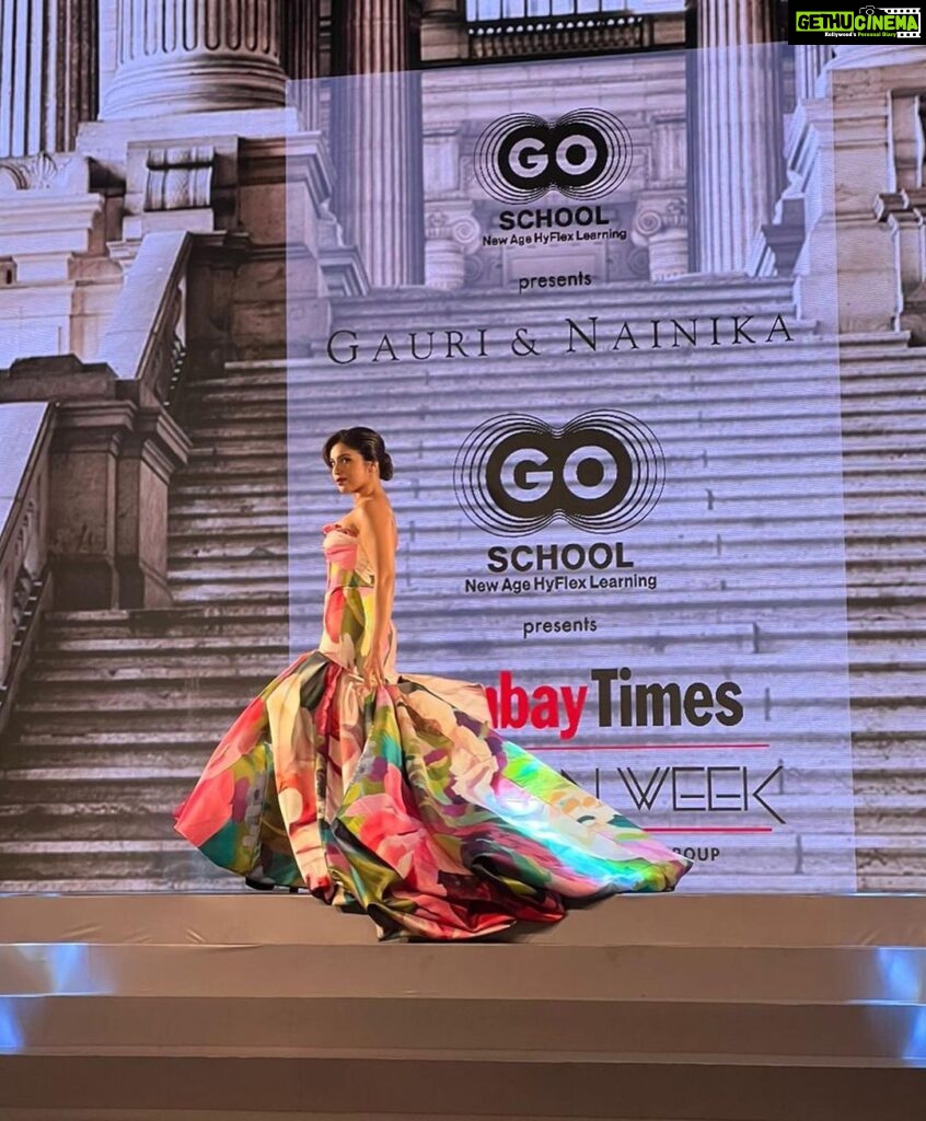 Bhumi Pednekar Instagram - Felt like an old world movie star as I walked for the incredible @gauriandnainika for the grand finale of #BombayTimesFashionWeek2023✨ The super talented duo has always outdone themselves collection after collection. You both are simply 🔥😍 PS: swipe to hear my biggest cheerleader scream with joy 😂 Also a special shout out to my cheer squad that came in all its glory ❤️ Team: Makeup @sonicsmakeup Hair @hairstories_byseema Managed by @khandelwal_neha Clicked by @vidhigodha @timesfashionweek