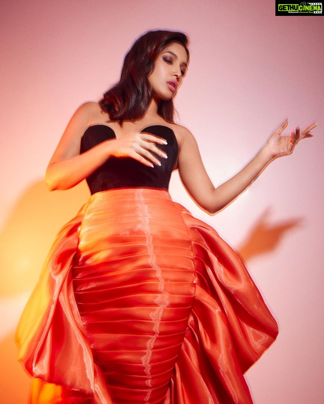 Bhumi Pednekar Instagram - Tonight for #FeminaMissIndia2023 ❤️ . . . Styled by @chandiniw @sanyakapoor Make up @sonicsmakeup Hair @hairstories_byseema Dress @laithmaalouf_official @vandafashionagency Earrings @the_jewel_factor Rings @karishma.joolry Heels @louboutinworld Photos @vidhigodha