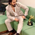 Bhuvan Bam Instagram – Most Popular Actor in a Web Series (Drama)
Thank you @iwmbuzz for the honour🙏🏼
Love to the entire team of #TaazaKhabar ♥️
Happy Father’s Day to my Baba. This one’s for him.