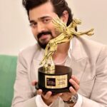 Bhuvan Bam Instagram – Most Popular Actor in a Web Series (Drama) 
Thank you @iwmbuzz for the honour🙏🏼
Love to the entire team of #TaazaKhabar ♥️

Happy Father’s Day to my Baba. This one’s for him.