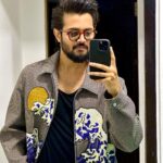Bhuvan Bam Instagram - Husn ka aashiq Husn ka dushman 😏