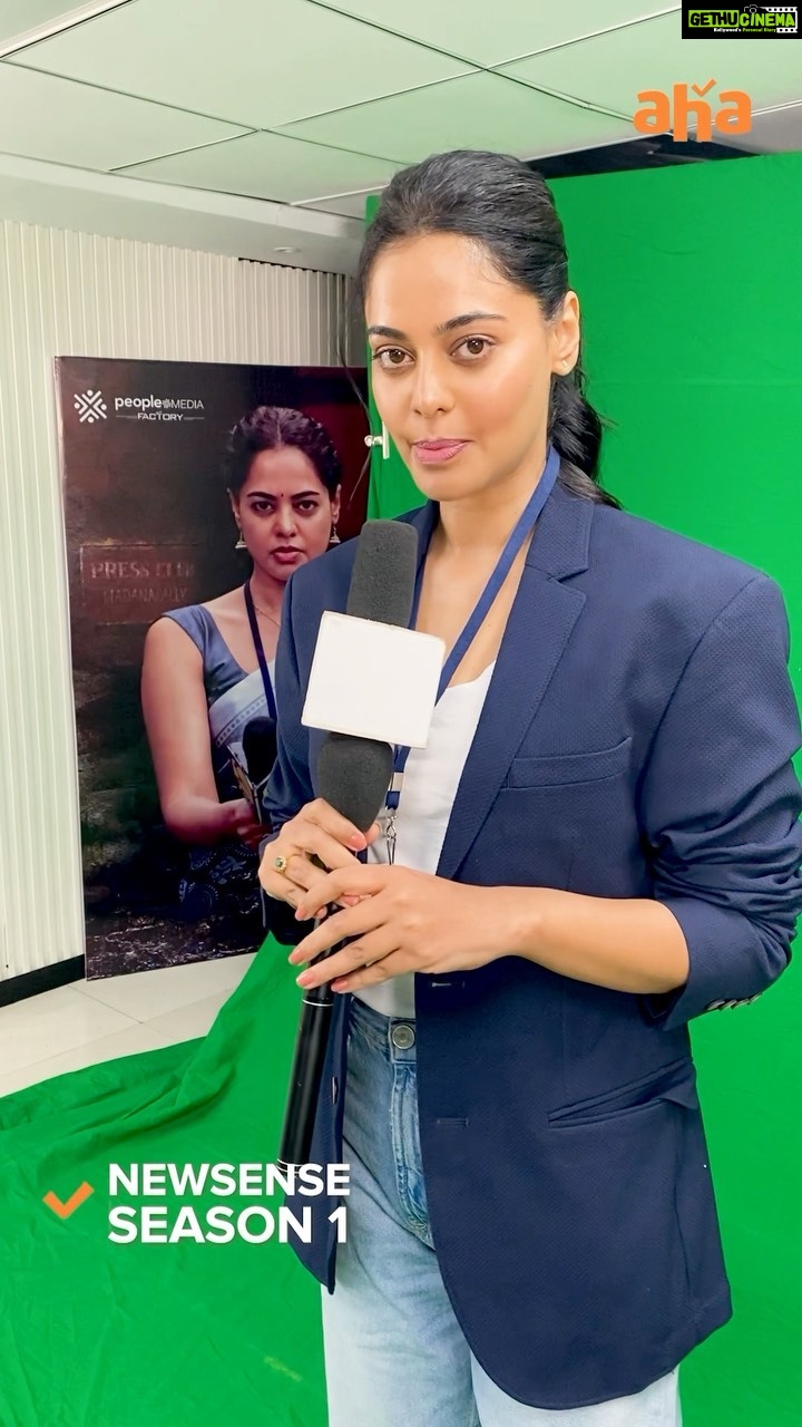 Bindu Madhavi Instagram - @bindu_madhavii cheppalsindi cheppesaru. Inka mee vanthu. Ila meeku emayina jariginda? 🤔 Let us know in the comments below 👇 #NewsenseOnAHA Premieres May 12 @pnavdeep @bindu_madhavii @vishwaprasad.tg @vivek_kuchibhotla @peoplemediafactory @sriprawinkumar @sasikirannarayana @vedainsta @prasanna.s.kumardop @suresh_bobbili @kiran_mamidi @mrinal96 @mahimaaaa7 @amusementparkent