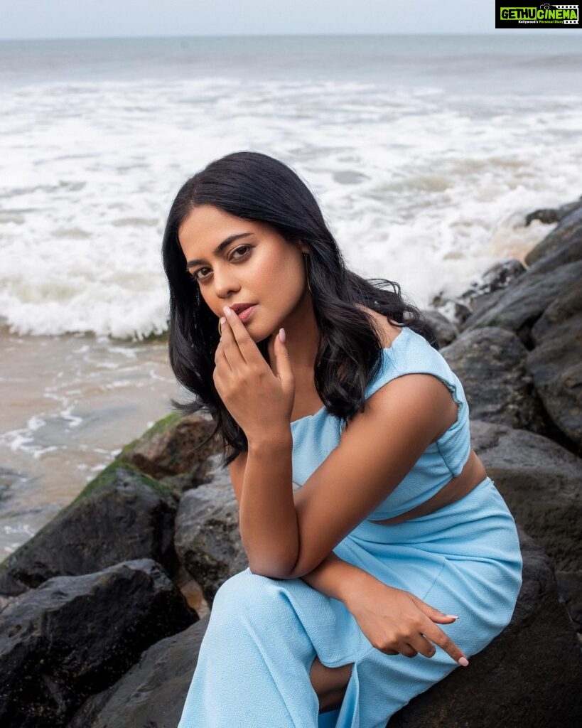 Bindu Madhavi Instagram - Lost at sea…. Not shore☺️ In @sassafrasindia & @kahoop.in Makeup - @ramya_mua Hair - @mani_stylist_ Shot by @palaniappansubramanyam Styled by @stylebynavyaanddivya