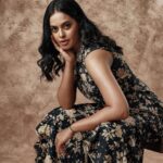 Bindu Madhavi Instagram - Confidence level - Manalni Evadra Aapedhi😉 Outfit - @anupellakuruofficial Earrings - @malkha_jpb Makeup - @ramya_mua Hair - @sabitha_seenu_hairstylist Photographer - @deepak_durai_photography Team : @avinashelango arvindh_suresh Styling - @stylebynavyaanddivya