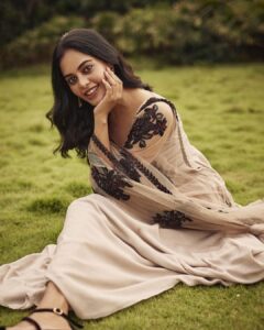 Bindu Madhavi Instagram - Smiles for miles 

Dress - @archana.karthick 
Makeup - @makeupbymadhushreeganapathy
Hair - @marella_makeupstudio

Shot by @arifminhaz
Photo Asst @thejaswitanneru

Styling - @stylebynavyaanddivya
Styling Asst @dsgnr_suryakala