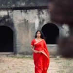 Brigida Instagram - சின்னஞ்சிறு நிலவே என்னைவிட்டு ஏனடி நீங்கினையோ…🥀 📸 - @_parthiban_paramesh_ #aesthetic #rahman #arr #ponniyinselvan #musiclover #reels #photography #reelitfeelit #sunset #cinematography #trendingreels #saree #sareelove #tamilreels #retro #retroaesthetic #retrolook #melodysongs #aesthetic #slowmotion #explore #reelindia