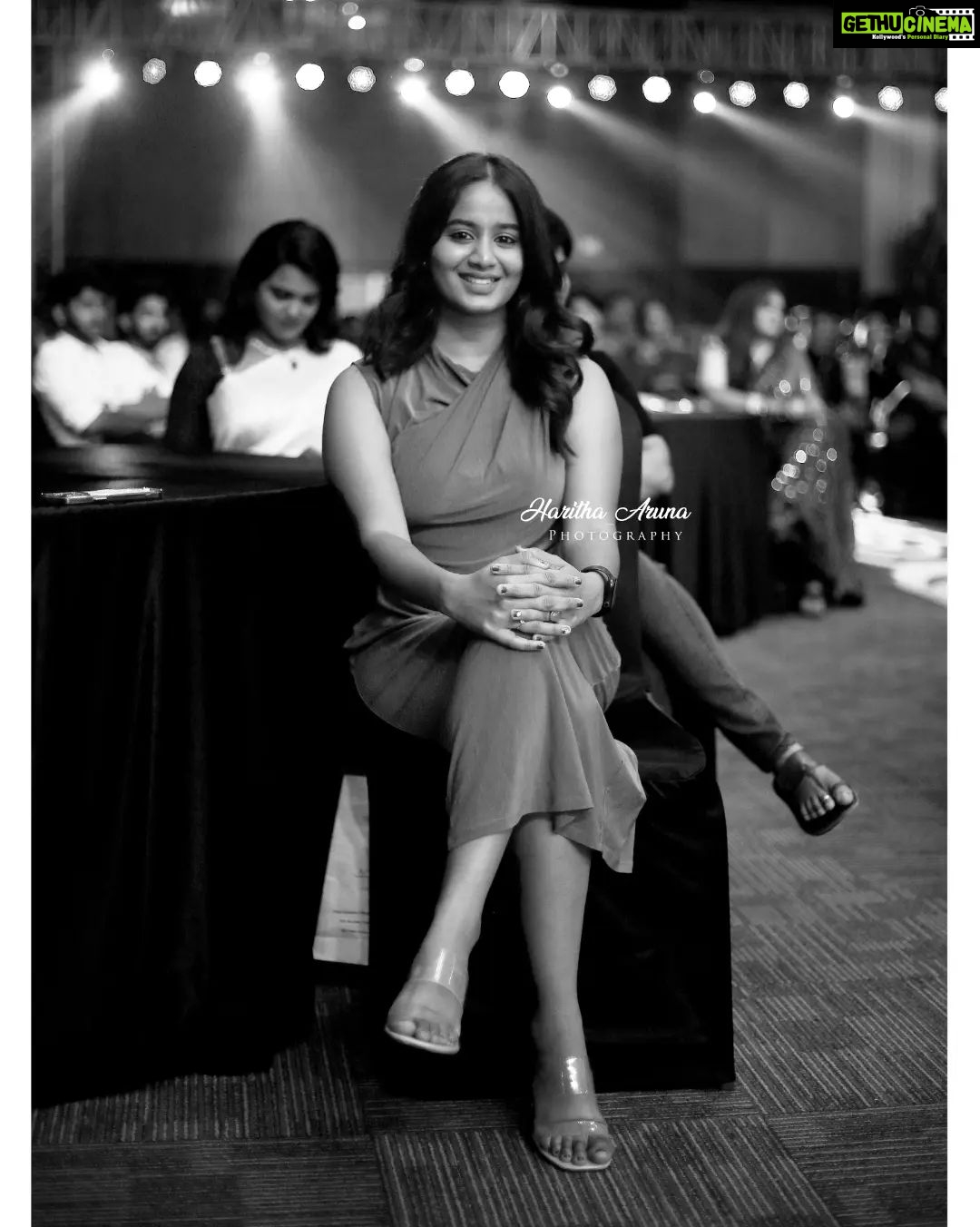 Brigida Instagram - Modern #chilakamma ❤️🔥 . Hairstylist💇🏻♀️ : @cicilianriame Shot by 📸 : @haritha_aruna #brigida #brigidasaga #iravinnizhal #kollywood #trendsetter #celebrity #instagram #paviteacher #pavithra #parthiban #viral #brigidasaga_fcs #brigidaoffl #smile #femalephotographer #AV❤️evr Chennai, India