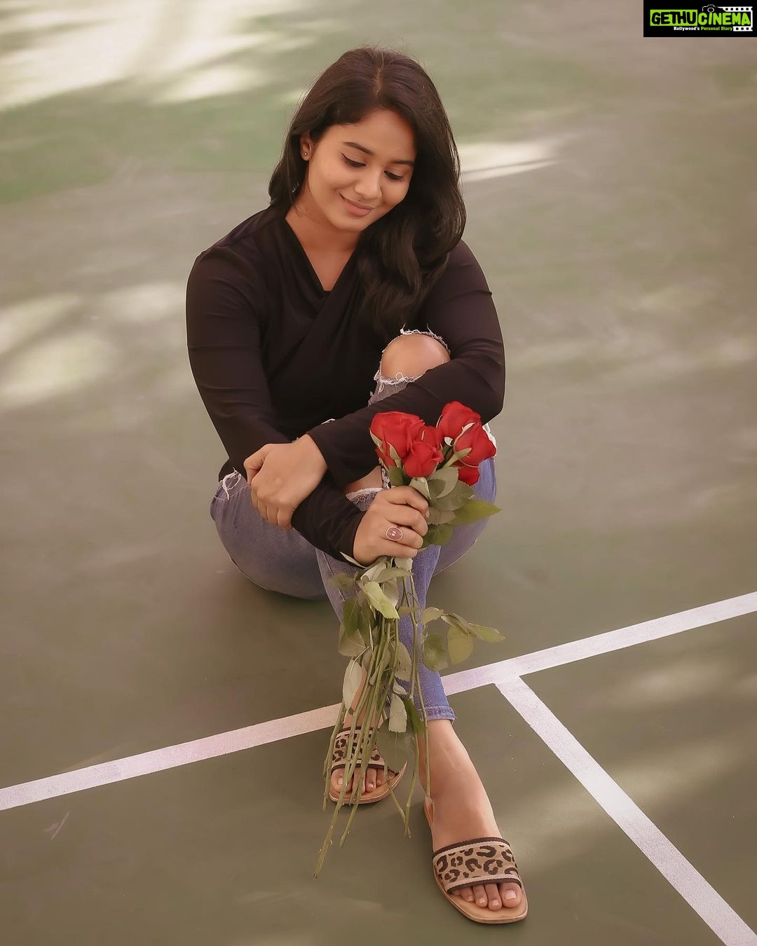 Brigida Instagram - POV: Give me fresh Flowers & old Love🌹 📸 - @you_and_i_studios Shot - @brigida_saga 💫 #valantinesday #valentines #valentine #love #rose #roses #fashion #lifestyle #fashionshoot #actor #actress #tamilcinema #kollywood #cinema #art #artist #artistsoninstagram #asethetic #loveislove #roses #redrose #sunset #dusk #portrait #portraits #brigida #movies #photography #photoshoot #photooftheday #youandistudios