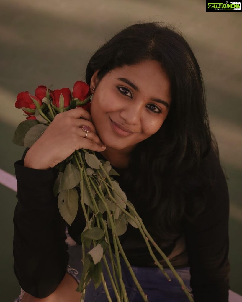 Brigida Instagram - POV: Give me fresh Flowers & old Love🌹 📸 - @you_and_i_studios Shot - @brigida_saga 💫 #valantinesday #valentines #valentine #love #rose #roses #fashion #lifestyle #fashionshoot #actor #actress #tamilcinema #kollywood #cinema #art #artist #artistsoninstagram #asethetic #loveislove #roses #redrose #sunset #dusk #portrait #portraits #brigida #movies #photography #photoshoot #photooftheday #youandistudios