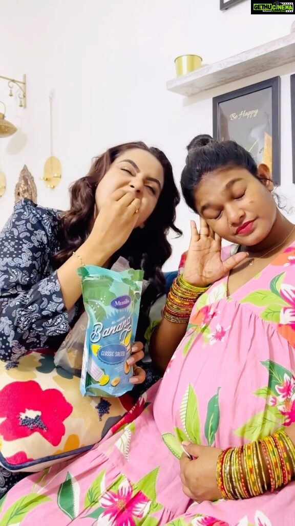 Chaitra Reddy Instagram - When your best friend is pregnant 🙈🥹🧿 Just for fun 😍😂 I love to watch her with her baby bump 😍 @nakshathra_viswanathan ❤️