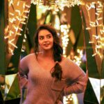 Chaitra Reddy Instagram – 🌸I believe in being strong when everything seems to be going wrong. 

🌸I believe that tomorrow
is another day.

🌸I believe that happy girls
are the prettiest girls. 

🌸I believe in miracles.

Photography by : @vr2photography Dubai Mall , Dubai