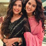 Chaitra Reddy Instagram - This beautiful saree is from @selaiyum_ravikaiyum ..! I badly wanted to post and give a shout out to my dearest akka @yamuna__chinnadurai her styling and taste is so elegant…! Do check out the page for more beautiful collection ❤️ And meet this cutieee @madhumitha.h_official 🙈 always the cutest 😍