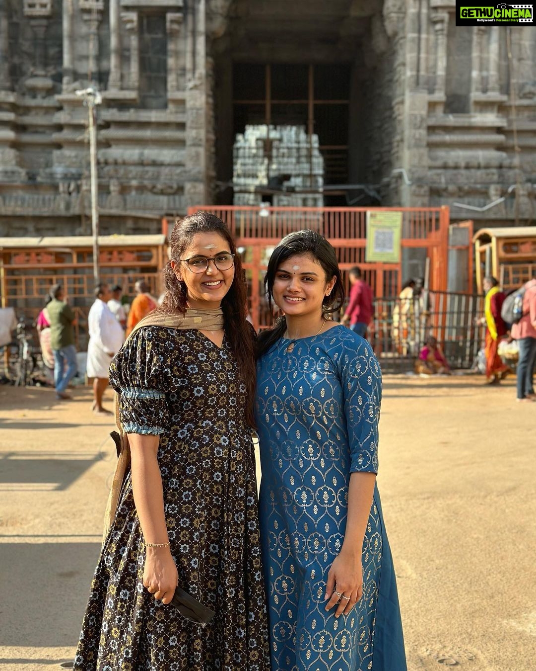 Chaitra Reddy Instagram - 18•2•2023 For the first time I was under full Shivaratri vratha which gave me immense joy celebrating..! So much of peace and enlightenment ✨ After my work travelled to Thiruvannamalai , walked for 16kms - was up the whole night , had a great dharshanam at the temple the next day ..! Had my friends who accompanied me ..! Thank you so much for being there for me ..! ❤️ @deepak_durai_photography @akshitha_ashok__ ..! (Did wonders for the first time ever she was fasting and walked along with me for 4 hours altogether) 😂 #gratitude #mahashivratri #omnamahashivaya Thiruvannamalai,tamilnadu