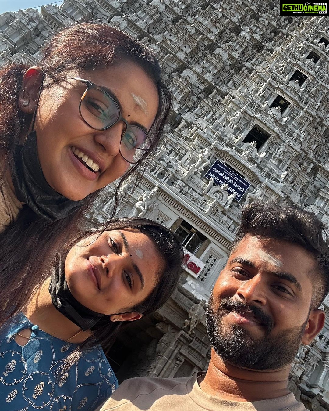 Chaitra Reddy Instagram - 18•2•2023 For the first time I was under full Shivaratri vratha which gave me immense joy celebrating..! So much of peace and enlightenment ✨ After my work travelled to Thiruvannamalai , walked for 16kms - was up the whole night , had a great dharshanam at the temple the next day ..! Had my friends who accompanied me ..! Thank you so much for being there for me ..! ❤️ @deepak_durai_photography @akshitha_ashok__ ..! (Did wonders for the first time ever she was fasting and walked along with me for 4 hours altogether) 😂 #gratitude #mahashivratri #omnamahashivaya Thiruvannamalai,tamilnadu