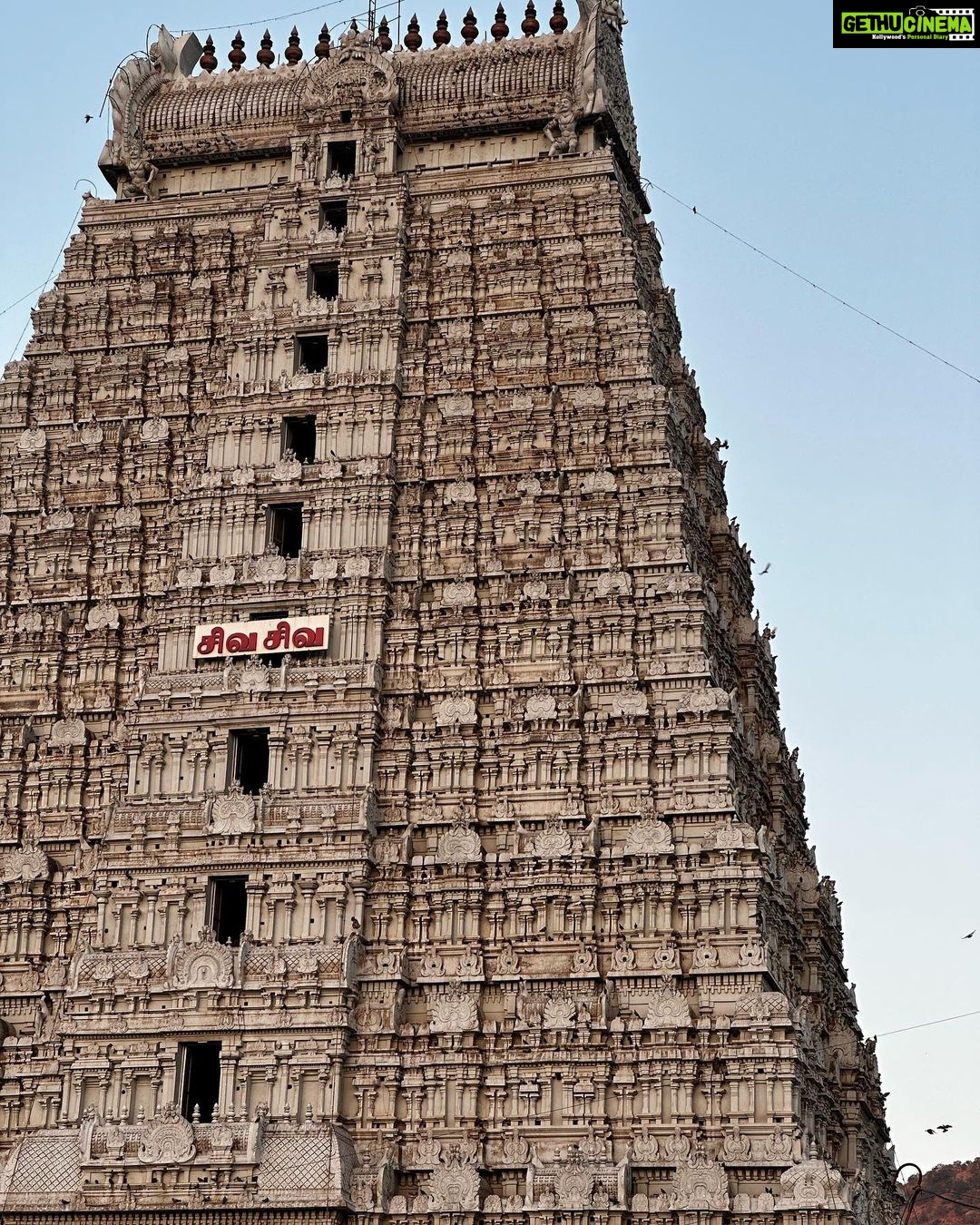 Chaitra Reddy Instagram - 18•2•2023 For the first time I was under full Shivaratri vratha which gave me immense joy celebrating..! So much of peace and enlightenment ✨ After my work travelled to Thiruvannamalai , walked for 16kms - was up the whole night , had a great dharshanam at the temple the next day ..! Had my friends who accompanied me ..! Thank you so much for being there for me ..! ❤️ @deepak_durai_photography @akshitha_ashok__ ..! (Did wonders for the first time ever she was fasting and walked along with me for 4 hours altogether) 😂 #gratitude #mahashivratri #omnamahashivaya Thiruvannamalai,tamilnadu