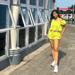 Charu Asopa Instagram - Catching some rays, some waves and some favs. ❤️ Pizza By The Way, Marine Drive