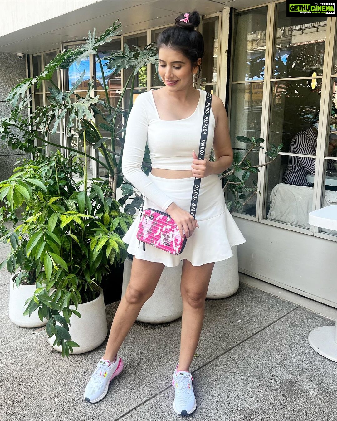 Charu Asopa Instagram - White brings out my inner fairy.😉🧚♀️ Bandra West